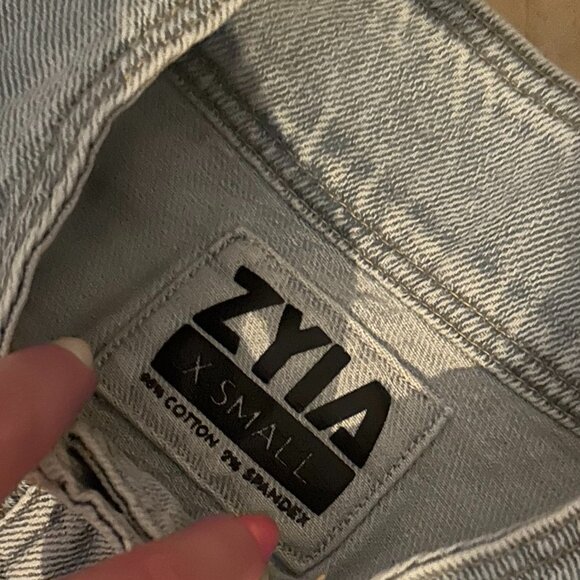 Zyia -  Faded Jean Jacket (brand new with tags) - Picture 3 of 4